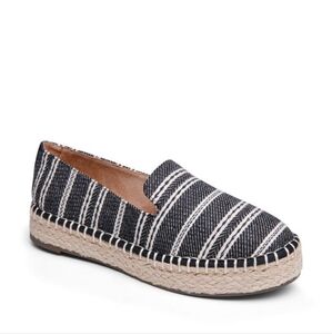 Me TooWomen’s Carden Embroidered Espardrille. Size 6.5